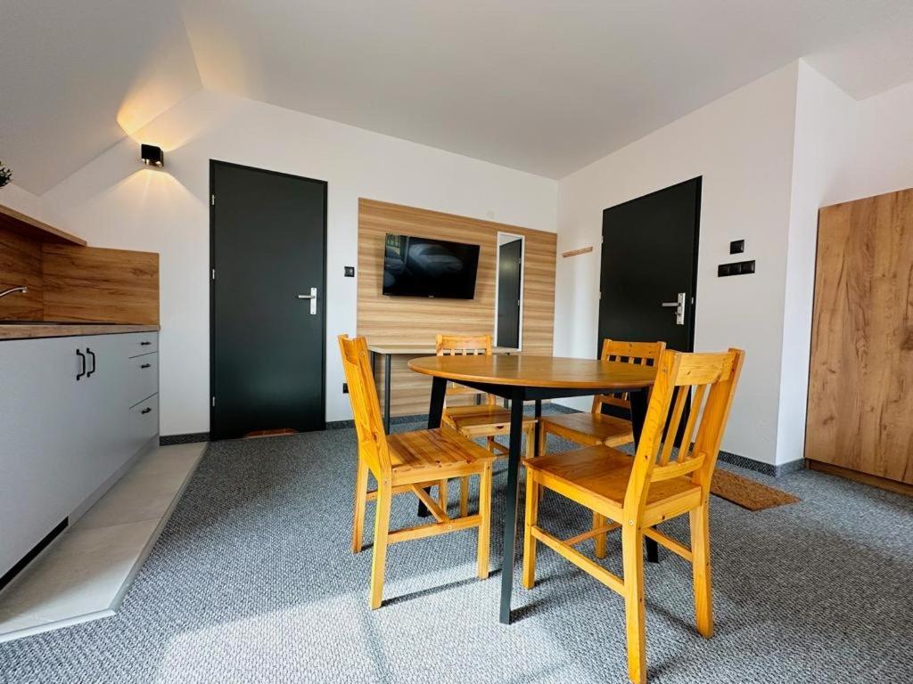 Hotel Czerwone Korale Cielimowo エクステリア 写真