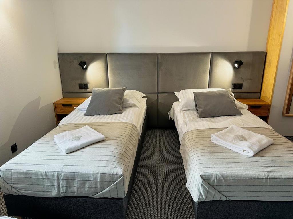 Hotel Czerwone Korale Cielimowo エクステリア 写真