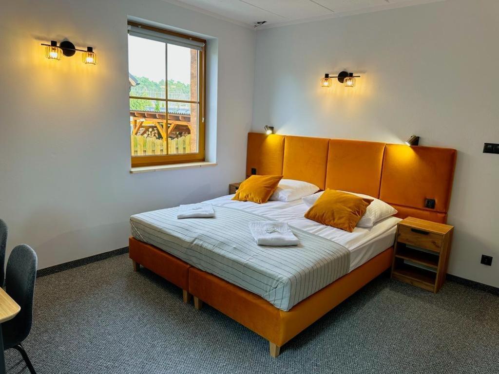 Hotel Czerwone Korale Cielimowo エクステリア 写真
