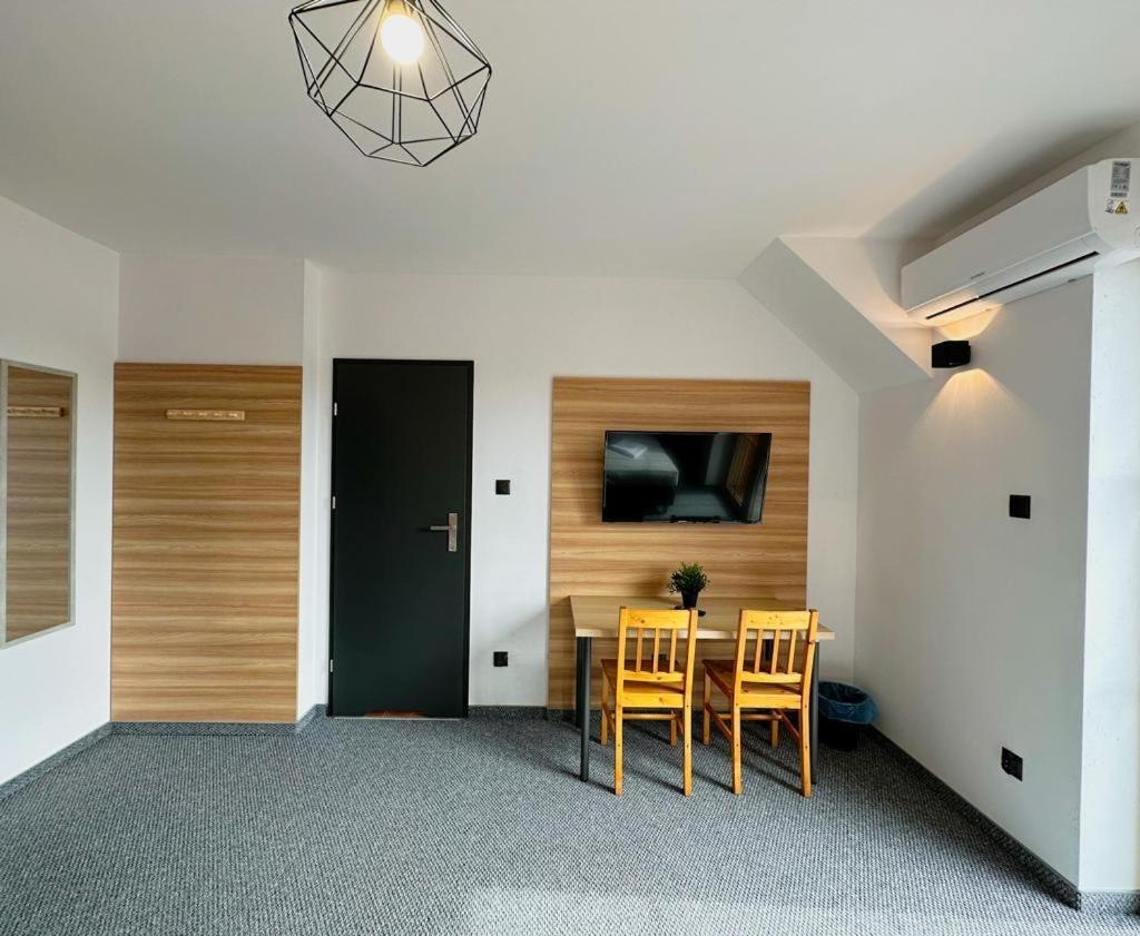Hotel Czerwone Korale Cielimowo エクステリア 写真