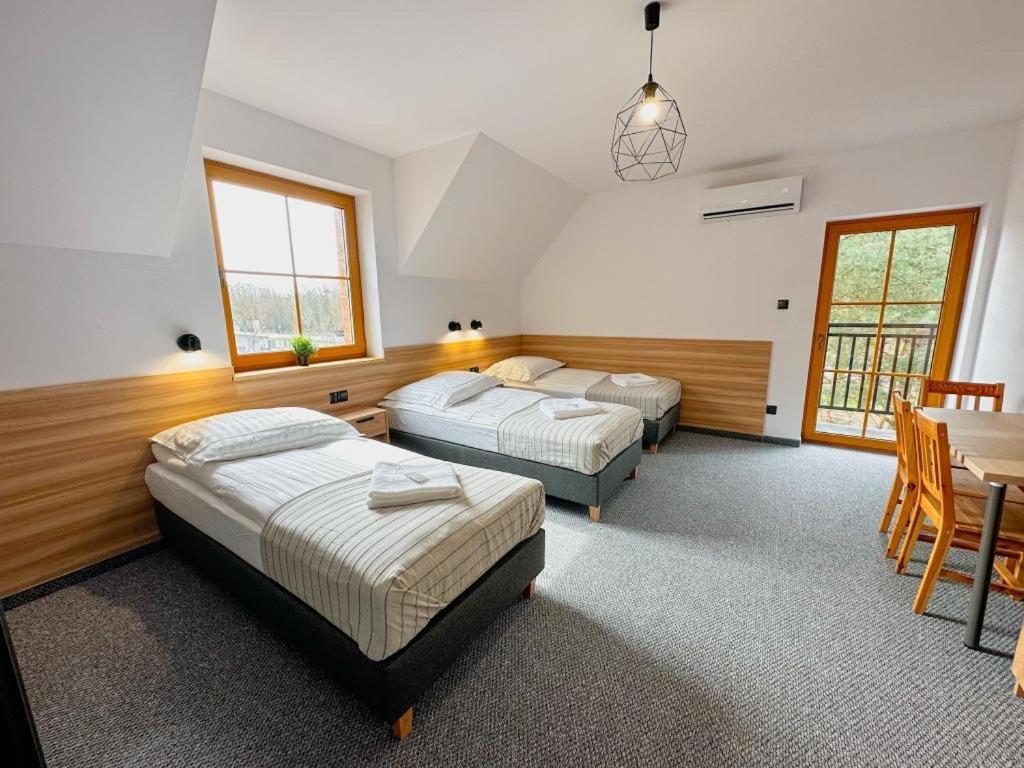 Hotel Czerwone Korale Cielimowo エクステリア 写真