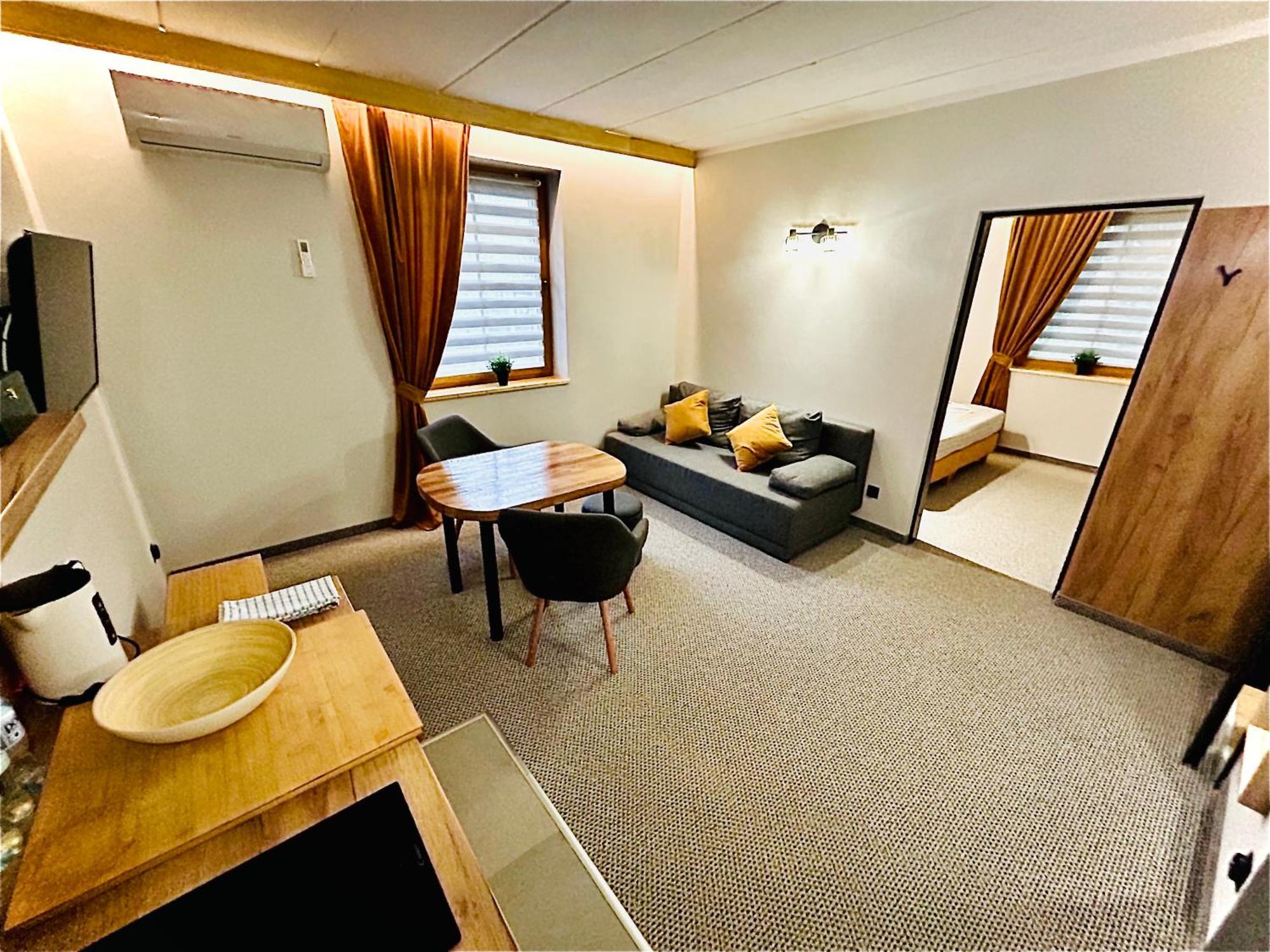 Hotel Czerwone Korale Cielimowo エクステリア 写真