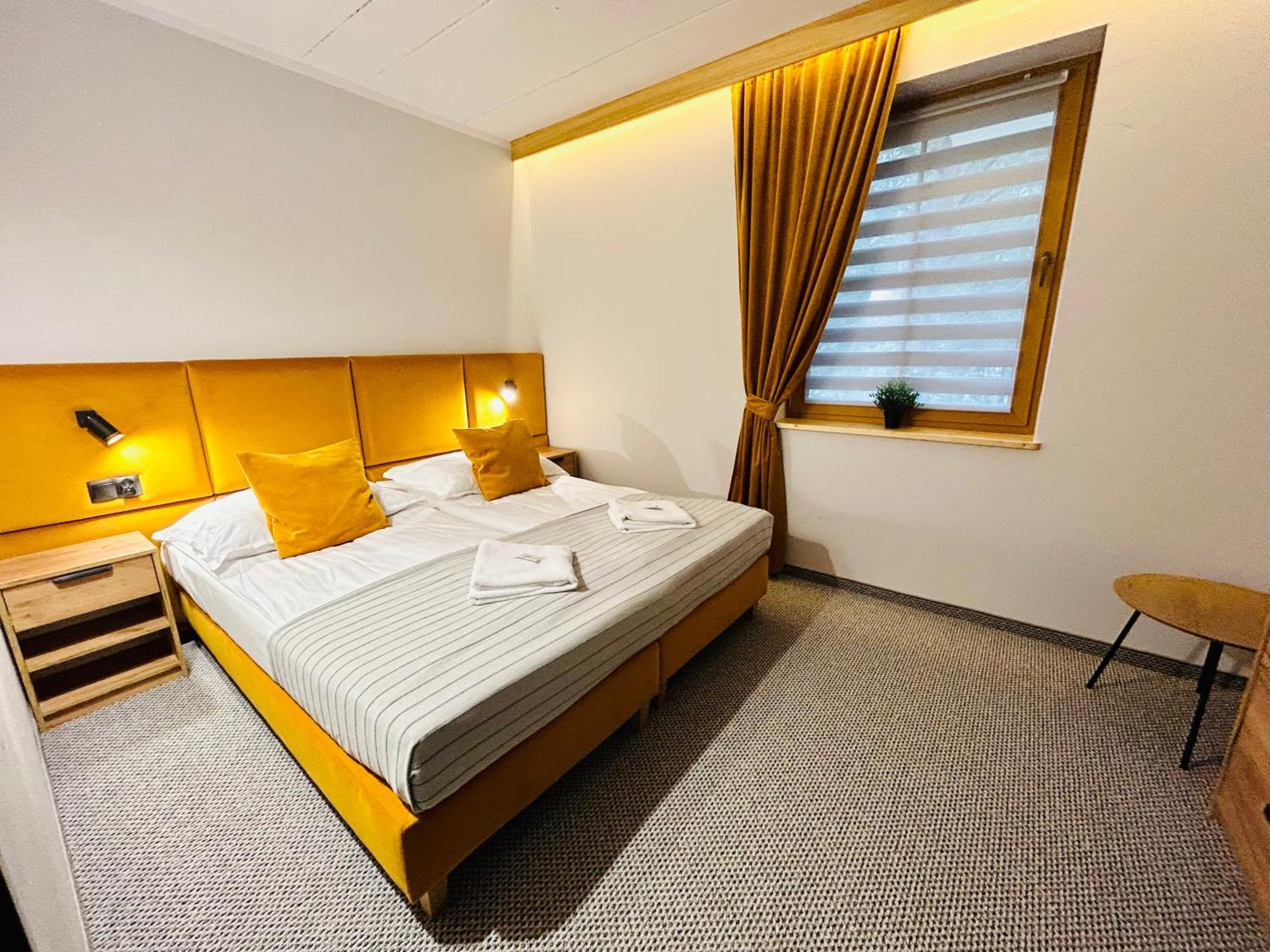 Hotel Czerwone Korale Cielimowo エクステリア 写真