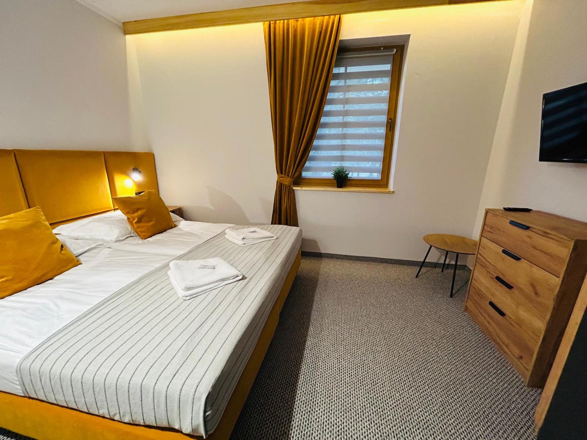 Hotel Czerwone Korale Cielimowo エクステリア 写真