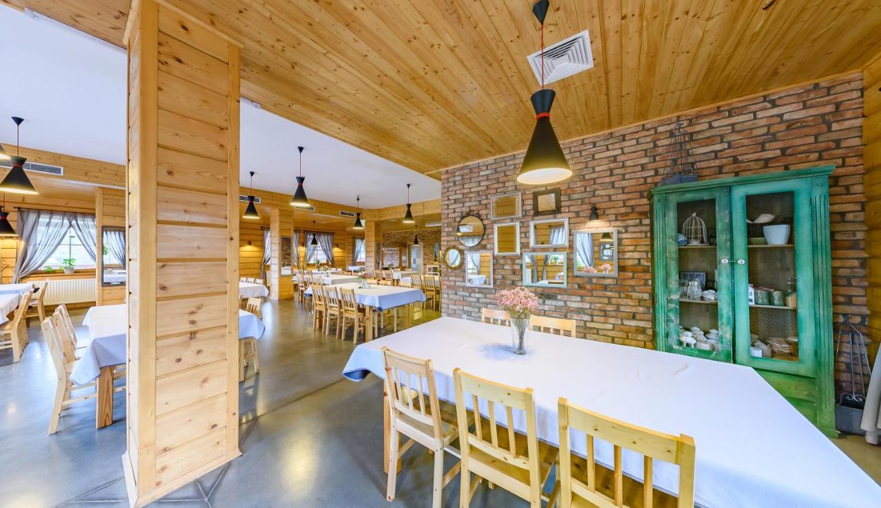 Hotel Czerwone Korale Cielimowo エクステリア 写真