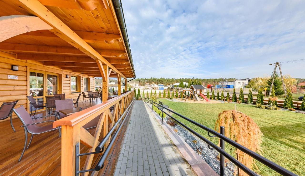 Hotel Czerwone Korale Cielimowo エクステリア 写真